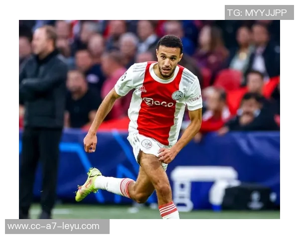 荷甲乌得勒支签下西汉姆18岁后卫阿迪埃莱为期四年合同